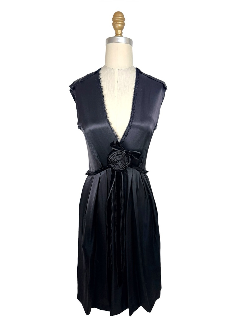 Lanvin Hiver 2005 Black Satin Rosette Dress